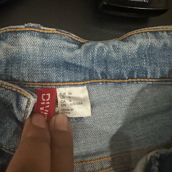 H&M shorts. Size 6 - Picture 2 of 3
